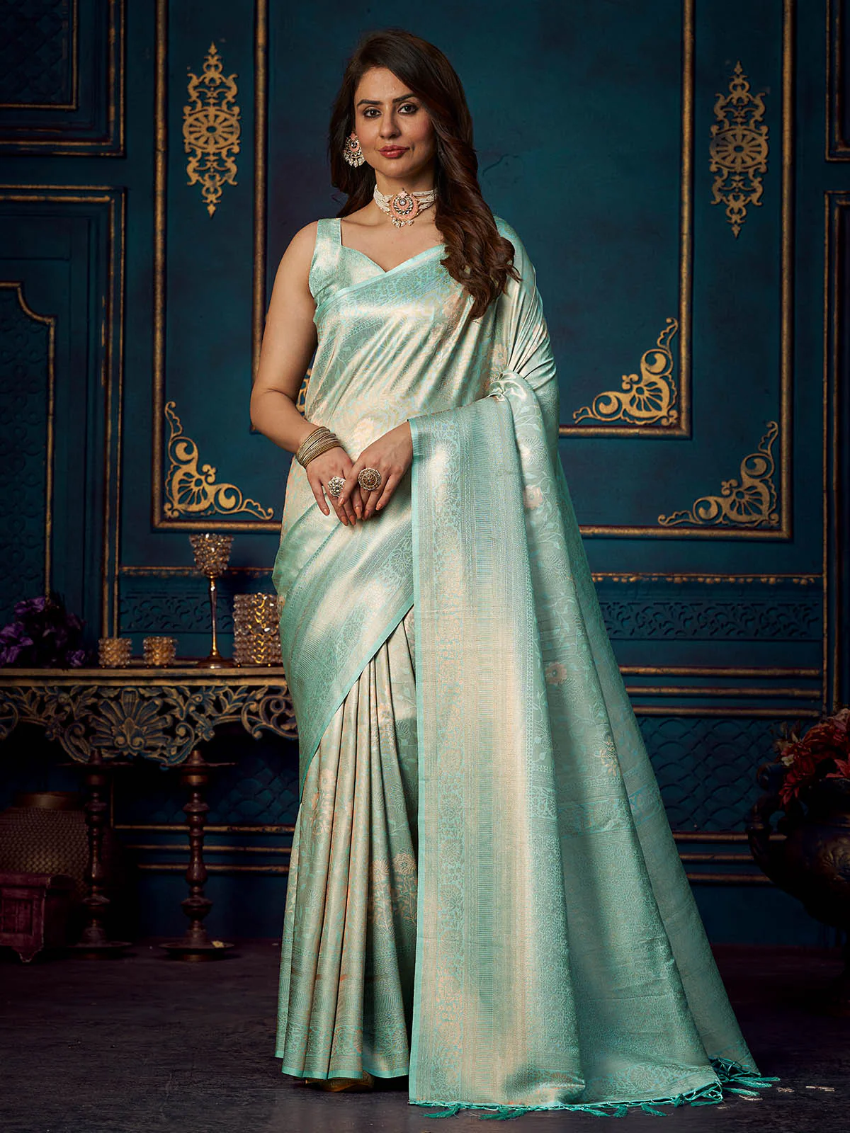 Odette Women Sea Green Silk Blend Woven Saree With Unstitched Blouse - Image 3