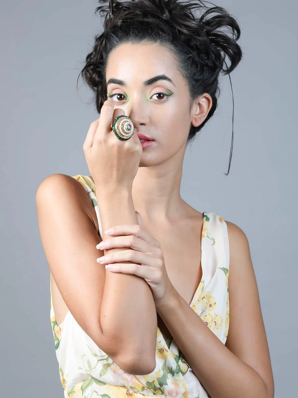 Odette Women Stunning Green Embellished Ring - Image 2
