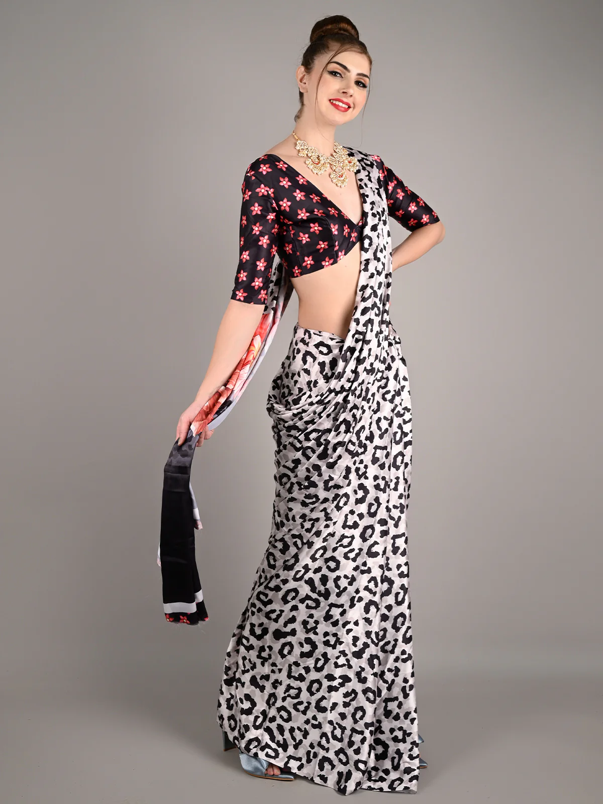 Odette Women White Satin Crepe Printed Saree With Unstitched Blouse - Image 2