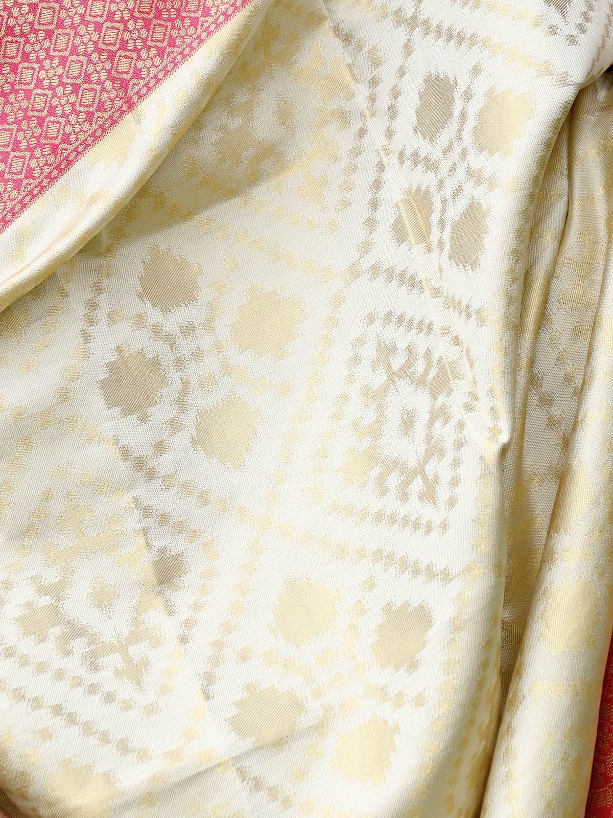 Odette Women Apricot Silk Handloom Weaving Saree With Unstitched Blouse - Image 4