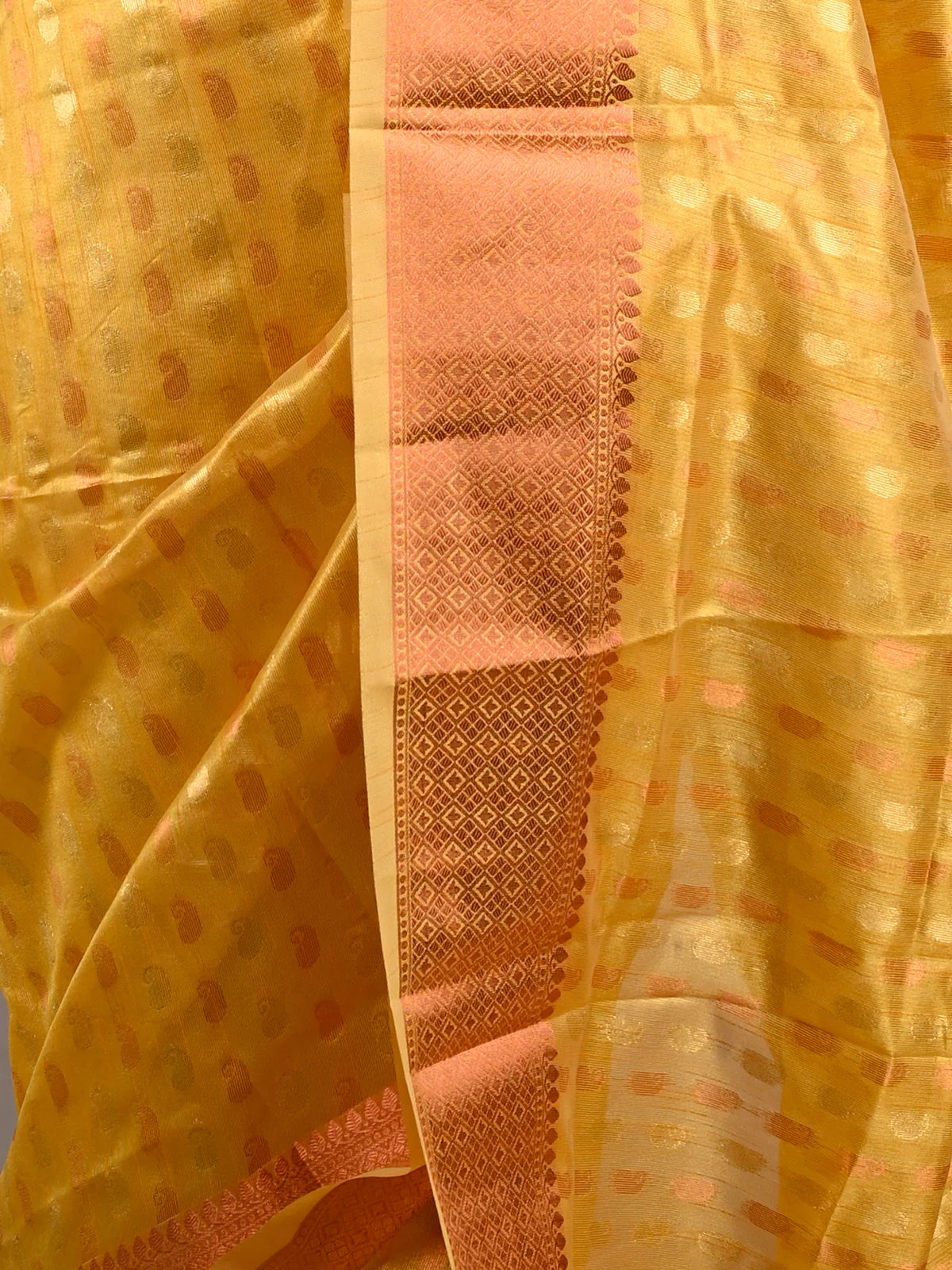 Odette Women Yellow Tissue Woven Saree With Unstitched Blouse - Image 4